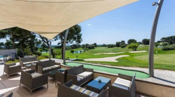 Appartement Cosy Avec Climatisation Reversible Golf De Saumane Luaran gambar