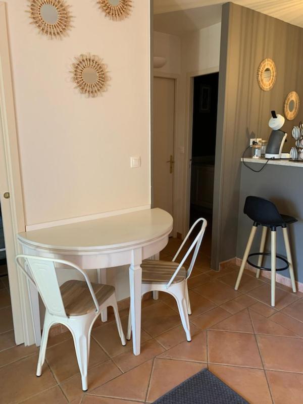 Appartement Cosy Avec Climatisation Reversible Golf De Saumane Luaran gambar